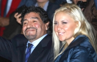 Lộ giới tính con rơi của Diego Maradona: “Cậu bé vàng” lại không nhận con