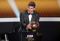Messi lập kỷ lục 4 lần liên tiếp giành Quả bóng vàng