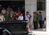 Cảnh sát quây kín ĐH Quốc gia Hà Nội bắt đối tượng quậy phá