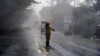<><><>Khâm phục CSGT trụ giữa mưa bão làm nhiệm vụ giao thông<><><>