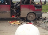 Xe khách bất ngờ nổ tung, 3 người thiệt mạng, 17 người bị thương
