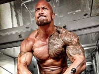 The Rock đóng héc cu li hoành tráng vãi nồi