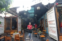 Cà phê container bụi phủi - Nơi ăn chơi hút giới trẻ Sài Gòn
