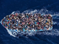 700 người chết khi tàu cá chở người bị lật:Thảm hoạ tồi tệ nhất với người nhập cư ở Địa Trung Hải