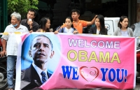 Người dân chen chúc chào đón Tổng thống Obama tại Hà Nội và Sài Gòn