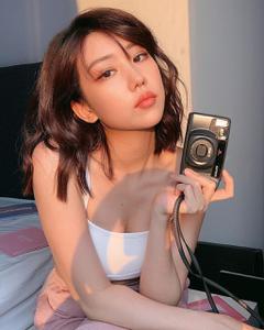 Min gợi cảm và trẻ trung ở tuổi 32