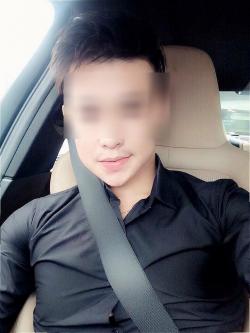 Hot boy sang chảnh bị bóc mẽ sống bám váy bạn gái khắp Việt Nam :))