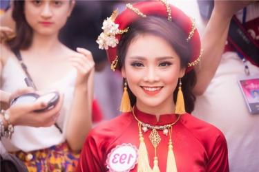 Ảnh đời thường em gái có 'gương mặt khả ái nhất Việt Nam'