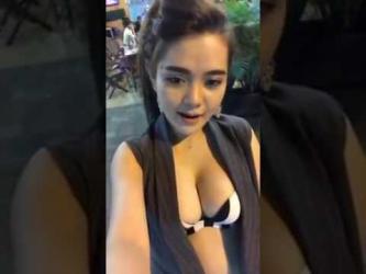 Mon 2k mặc bikini thả rong đi mua bưởi