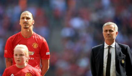 MU: Ibra bất bình với thầy và Mourinho bị "đâm sau lưng"