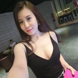 Chân dung vợ sắp cưới sexy khó cưỡng của MC Thành Trung
