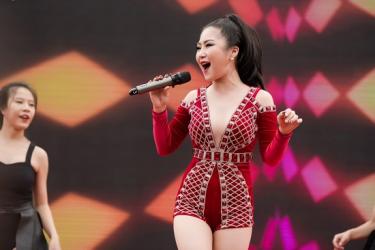 Hương Tràm và hở