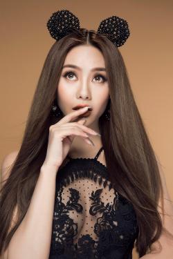 Sau scandal Linh Chi diện đầm ren ôm gợi cảm - Vĩnh Hải mê em ở đây :x