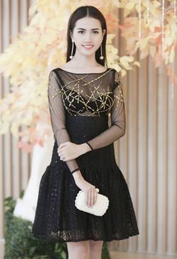 Dạo này mốt xuyên thấu còn được mặc ko các bác