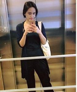 Khi sao mặc đồ xuề xòa khi ở nhà