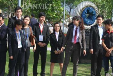 Nữ đặc vụ xinh đẹp của Việt Nam làm "lá chắn sống" tại APEC