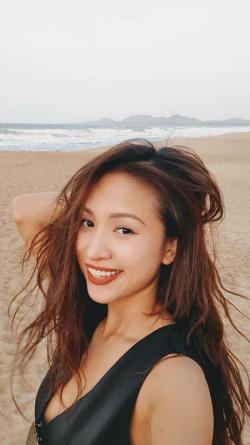 Mới sửa sang vòng 1, Vân Hugo được tặng 1 tỷ đồng trước sinh nhật