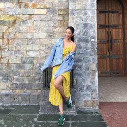 Đỗ Mỹ Linh bất ngờ khoe hình thể sexy so kè với 'nữ hoàng vòng 3' Angela Phương Trinh