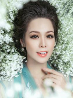 Nhật Kim Anh hóa 'mỹ nhân xuyên không' nhờ thay đổi style trang điểm