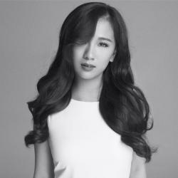 Tiểu thư Rich Kid Việt đăng ảnh với hội bạn thân, dân tình nóng lòng muốn biết danh tính từng người