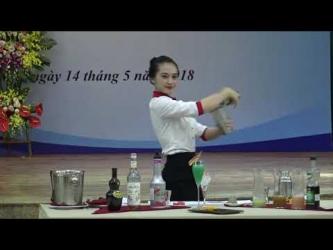 Nữ sinh Hạ Long xinh đẹp, làm "náo loạn" khán giả