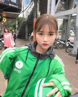 Sự thật 'ngã ngửa' đằng sau bức ảnh 'hot girl chạy Grab' CĐM ráo riết truy tìm