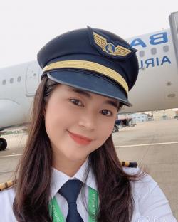Sau Trương Thế Vinh, nữ phi công sexy Diệu Thuý tố thẩm mỹ viện dùng hình ảnh để quảng cáo nâng ngực