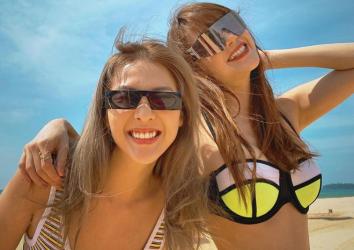 Minh Hằng khoe đường cong khi mặc bikini
