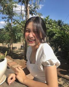 'Yêu từ cái nhìn đầu tiên' với nụ cười tỏa nắng của nữ sinh Tiền Giang sinh năm 2004