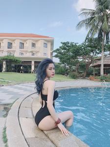 Hot girl có nick name Pé LÙn