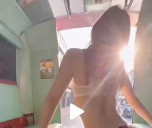 Thái Lan: Nữ du khách quay video "khoe thân" trên xe bus mini, công ty điều hành lên tiếng