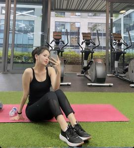 Ăn Tết xong, 'thánh nữ Mì Gõ' mải tập gym lấy lại vóc dáng