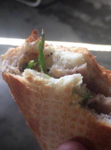 Bánh mì kẹp con gì đây?