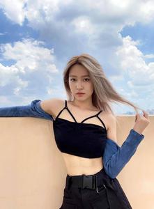 Nữ streamer khoe mâm cơm mùa dịch, fan ngợi khen hết lời: Tưởng chỉ xinh đẹp ai ngờ lại còn là gái đảm!